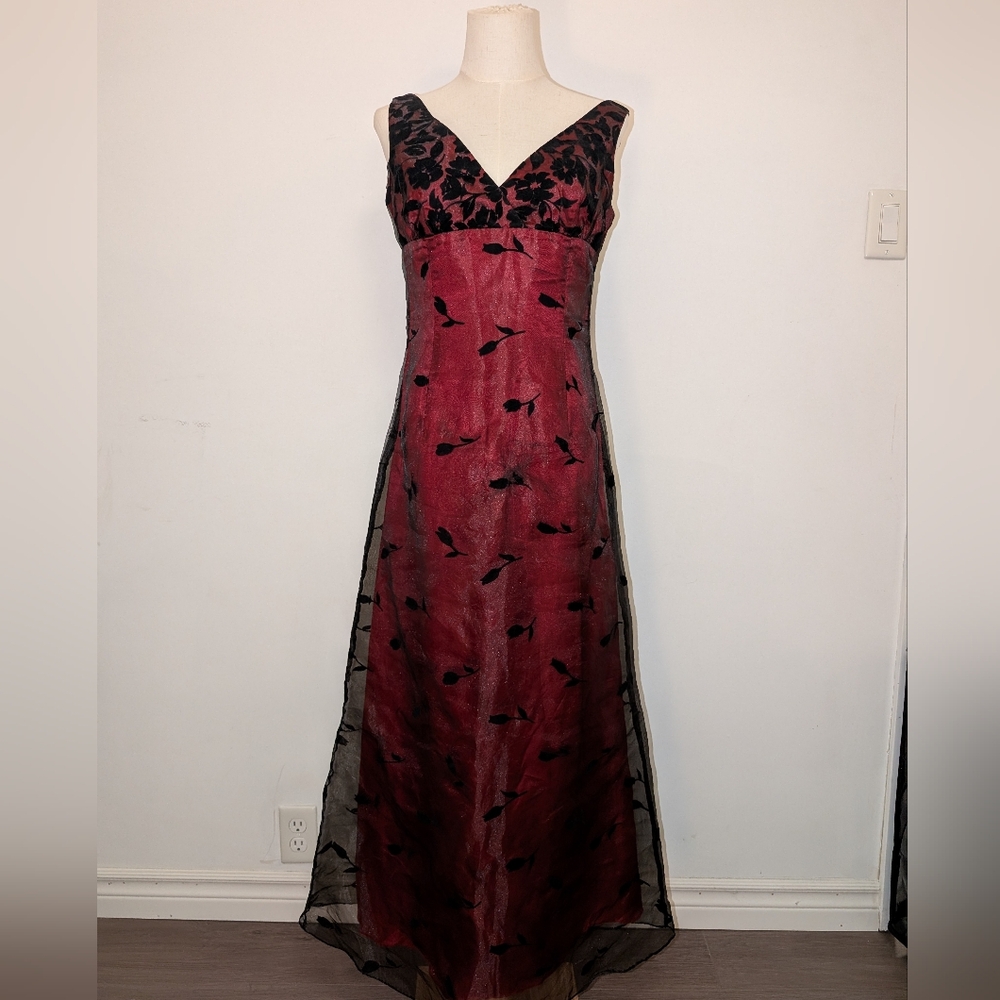 Jessica McClintock For Gunne Sax V Neck Maxi Dress